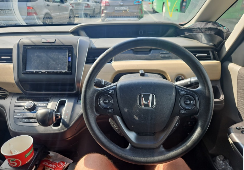 Салон Honda из отзыва Олега Викторовича